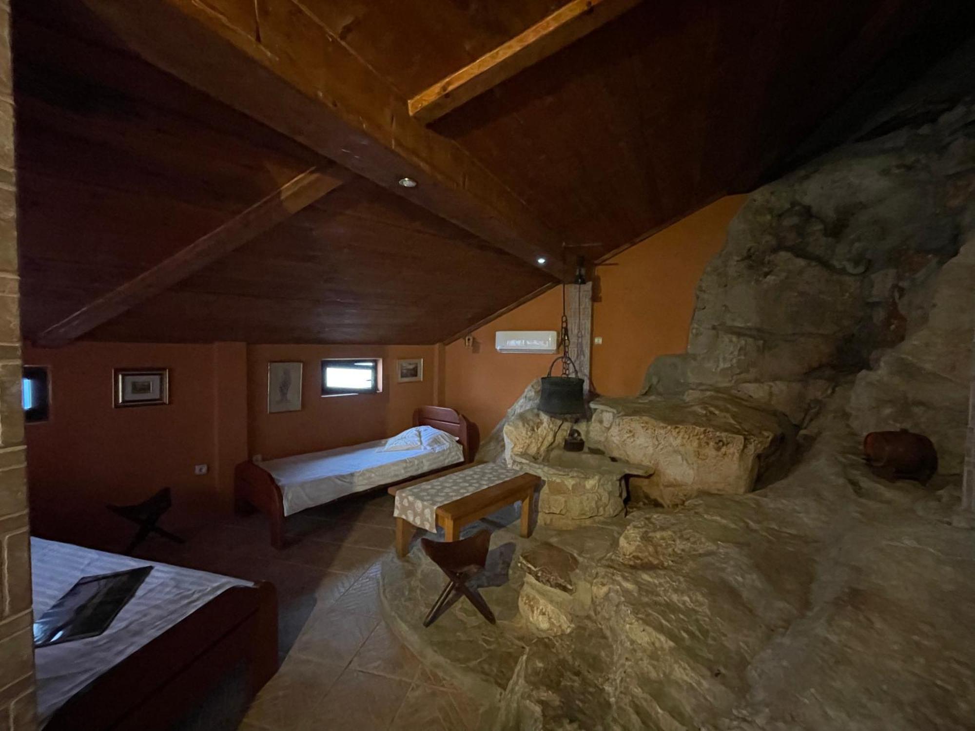 Cave Apartment Virpazar Ngoại thất bức ảnh